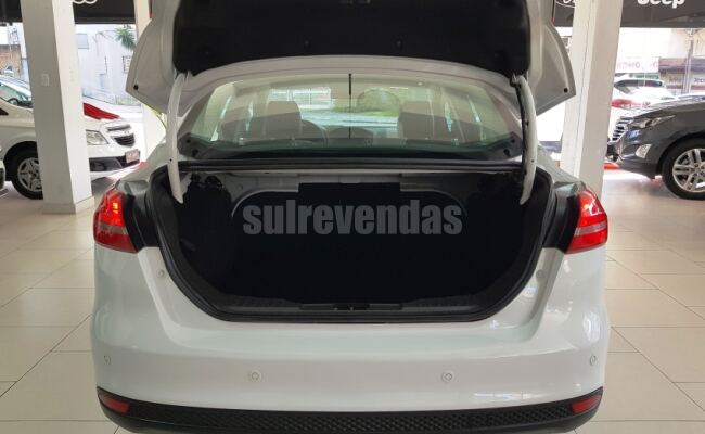 Ford FOCUS 2.0 TITANIUM PLUS FASTBACK 16V FLEX 4P POWERSHIFT
