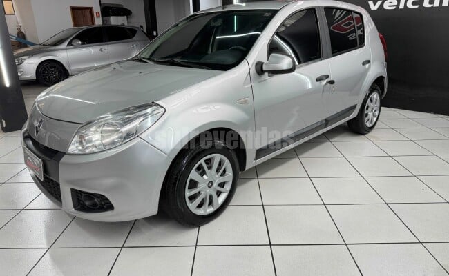 Renault SANDERO