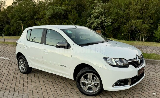 Renault SANDERO