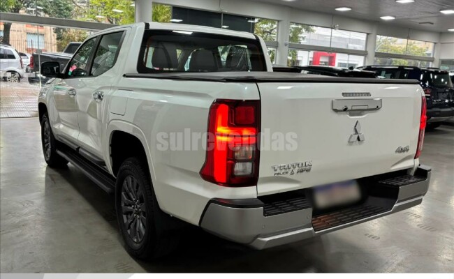Mitsubishi TRITON