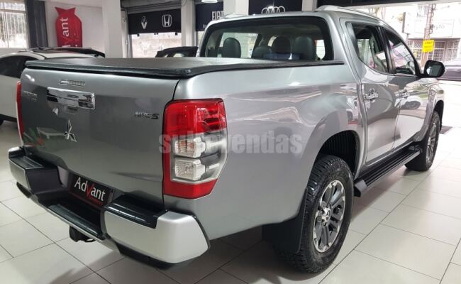 Mitsubishi L200 TRITON 2.4 16V TURBO DIESEL SPORT HPE-S CD 4P 4X4 AUTOMÁTICO