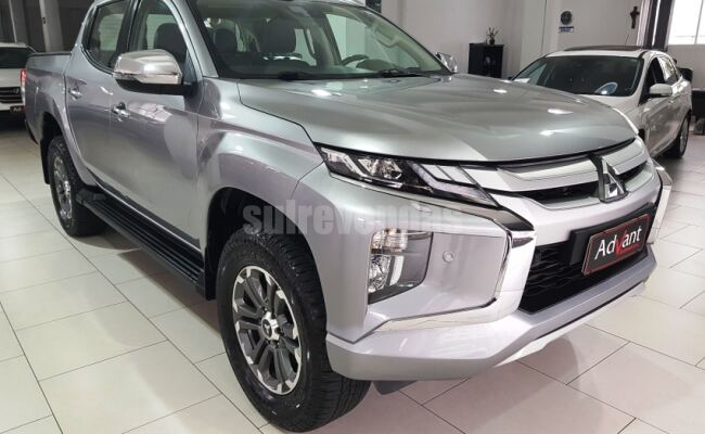 Mitsubishi L200 TRITON 2.4 16V TURBO DIESEL SPORT HPE-S CD 4P 4X4 AUTOMÁTICO