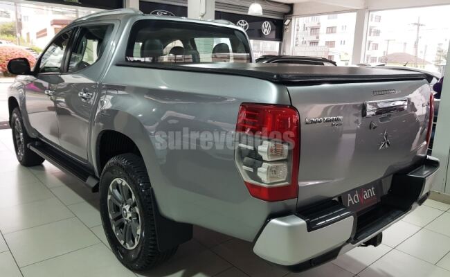 Mitsubishi L200 TRITON 2.4 16V TURBO DIESEL SPORT HPE-S CD 4P 4X4 AUTOMÁTICO