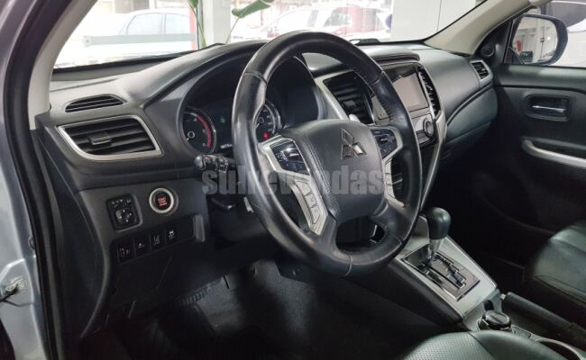 Mitsubishi L200 TRITON 2.4 16V TURBO DIESEL SPORT HPE-S CD 4P 4X4 AUTOMÁTICO