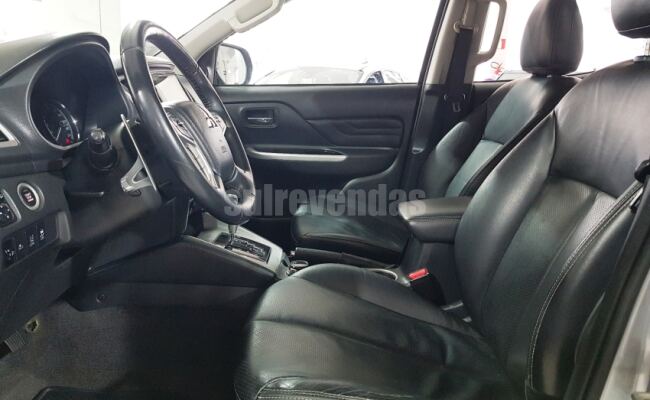 Mitsubishi L200 TRITON 2.4 16V TURBO DIESEL SPORT HPE-S CD 4P 4X4 AUTOMÁTICO