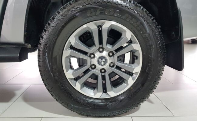 Mitsubishi L200 TRITON 2.4 16V TURBO DIESEL SPORT HPE-S CD 4P 4X4 AUTOMÁTICO