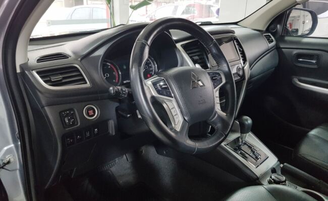 Mitsubishi L200 TRITON 2.4 16V TURBO DIESEL SPORT HPE-S CD 4P 4X4 AUTOMÁTICO