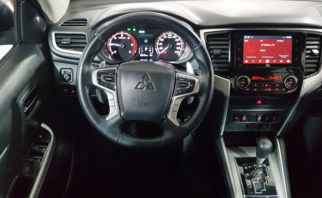 Mitsubishi L200 TRITON 2.4 16V TURBO DIESEL SPORT HPE-S CD 4P 4X4 AUTOMÁTICO