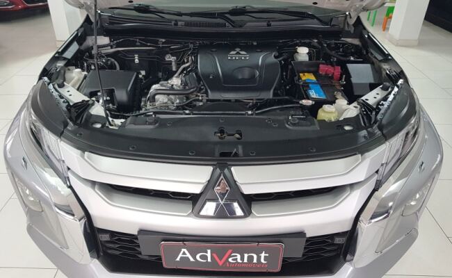 Mitsubishi L200 TRITON 2.4 16V TURBO DIESEL SPORT HPE-S CD 4P 4X4 AUTOMÁTICO