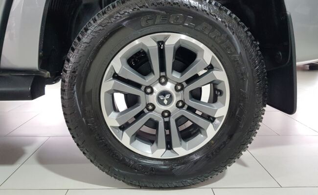 Mitsubishi L200 TRITON 2.4 16V TURBO DIESEL SPORT HPE-S CD 4P 4X4 AUTOMÁTICO