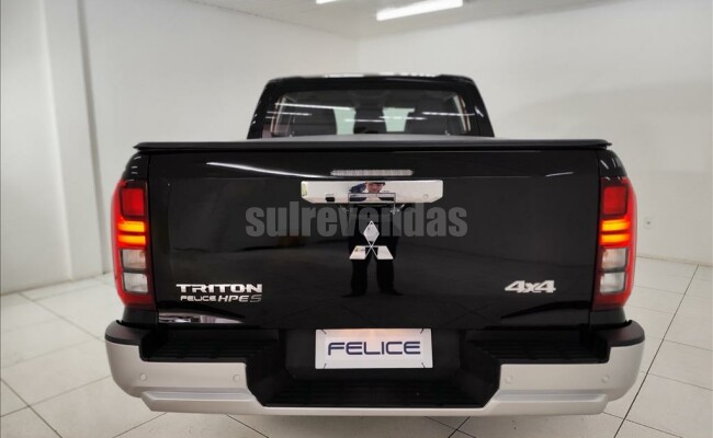 Mitsubishi TRITON