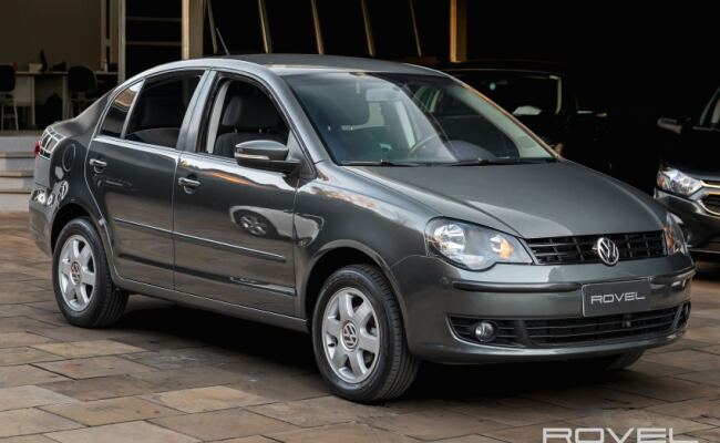 Volkswagen POLO SEDAN 1.6 MI 8V FLEX 4P MANUAL