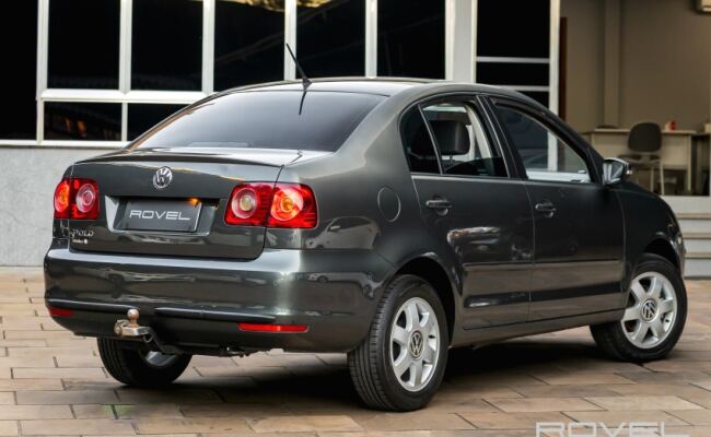 Volkswagen POLO SEDAN 1.6 MI 8V FLEX 4P MANUAL