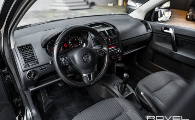 Volkswagen POLO SEDAN 1.6 MI 8V FLEX 4P MANUAL