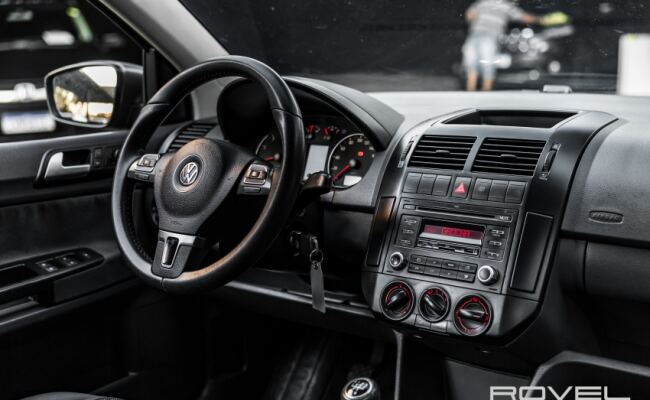 Volkswagen POLO SEDAN 1.6 MI 8V FLEX 4P MANUAL