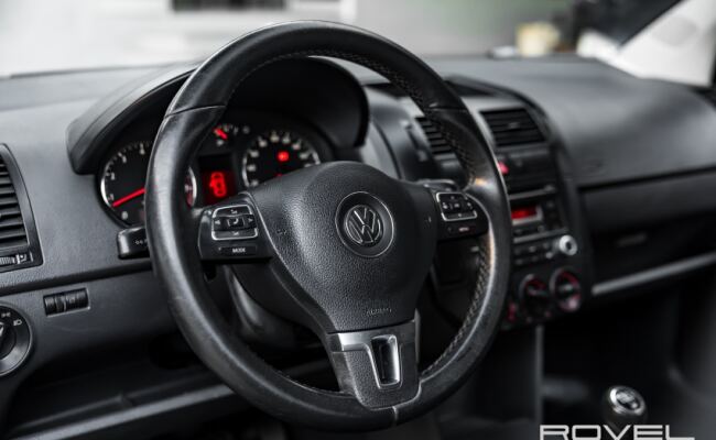 Volkswagen POLO SEDAN 1.6 MI 8V FLEX 4P MANUAL