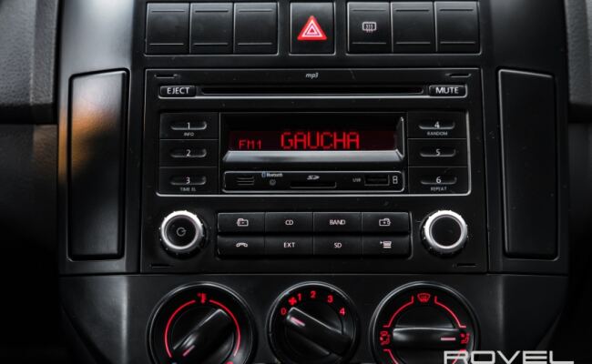 Volkswagen POLO SEDAN 1.6 MI 8V FLEX 4P MANUAL