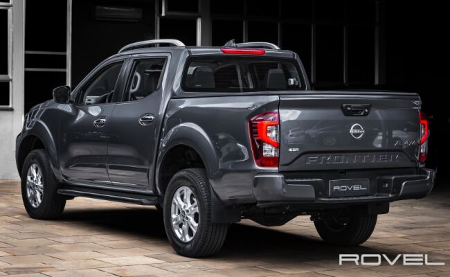 Nissan FRONTIER 2.3 16V TURBO DIESEL XE CD 4X4 AUTOMÁTICO