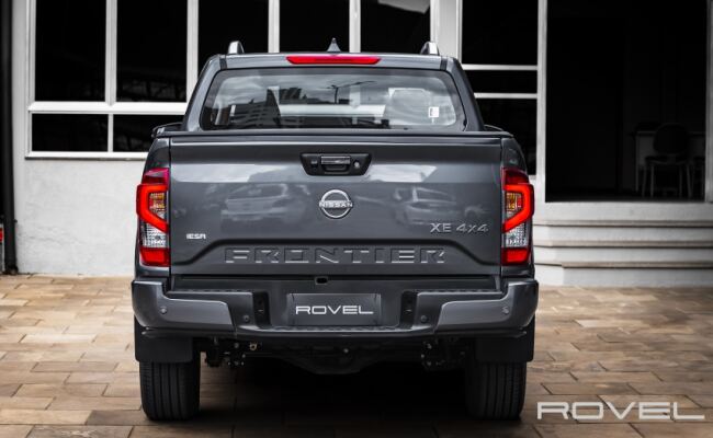 Nissan FRONTIER 2.3 16V TURBO DIESEL XE CD 4X4 AUTOMÁTICO