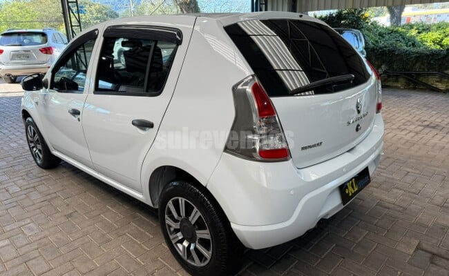 Renault SANDERO