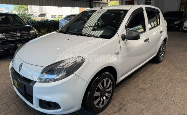 Renault SANDERO