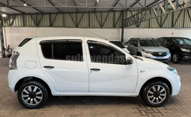Renault SANDERO