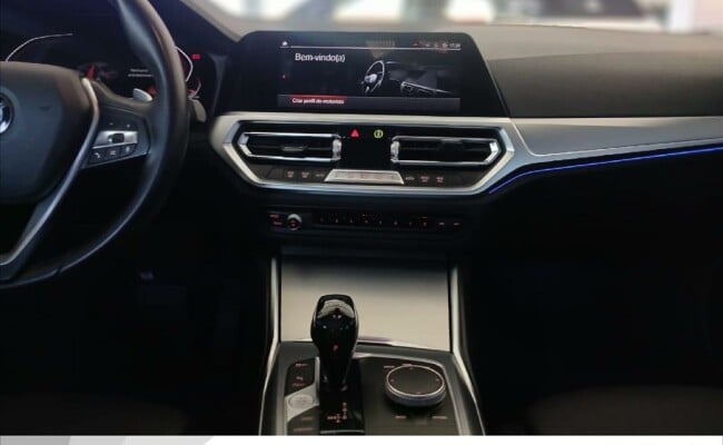 BMW 320I