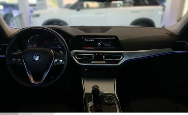 BMW 320I