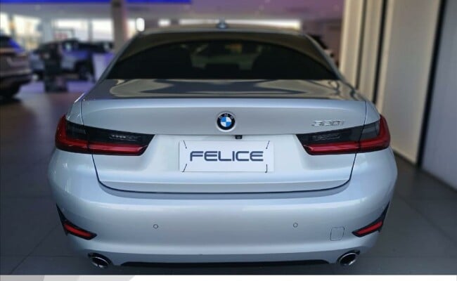 BMW 320I