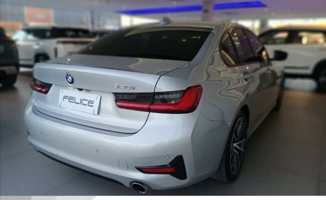 BMW 320I