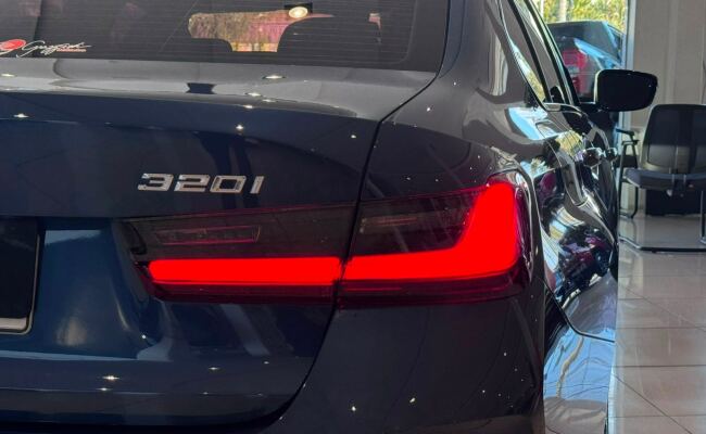 BMW 320I