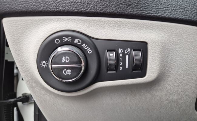 Jeep COMPASS 2.0 16V FLEX LONGITUDE AUTOMÁTICO