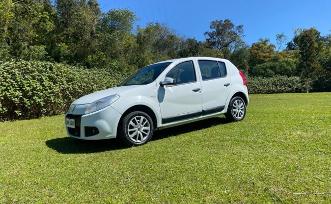 Renault SANDERO