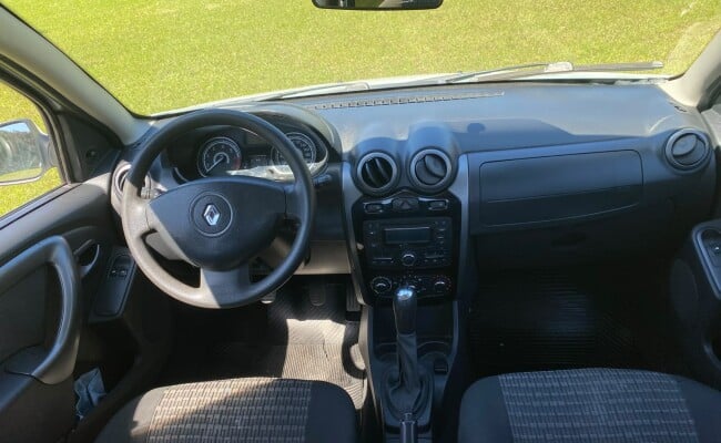 Renault SANDERO