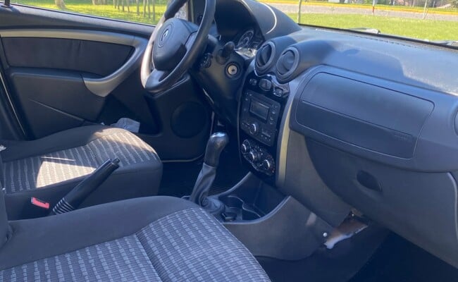 Renault SANDERO