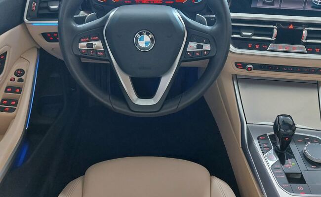 BMW 320i