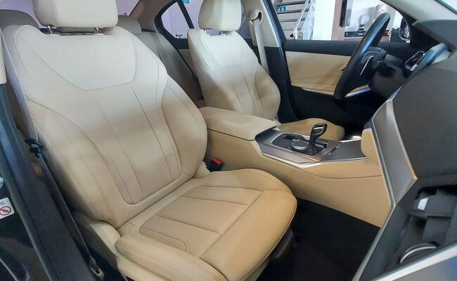 BMW 320i