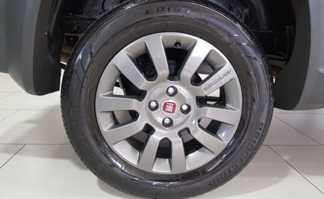 Fiat STRADA 1.8 MPI ADVENTURE CD 16V FLEX 3P MANUAL