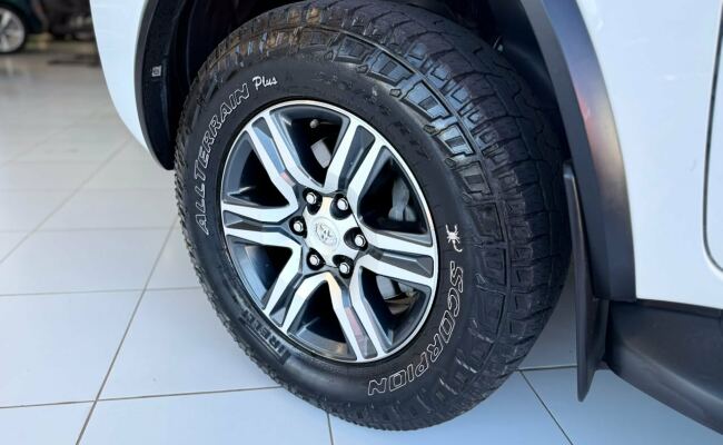 Toyota Hilux sw4