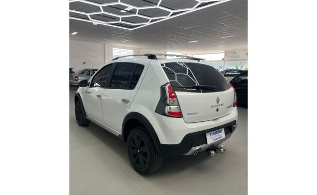 Renault SANDERO