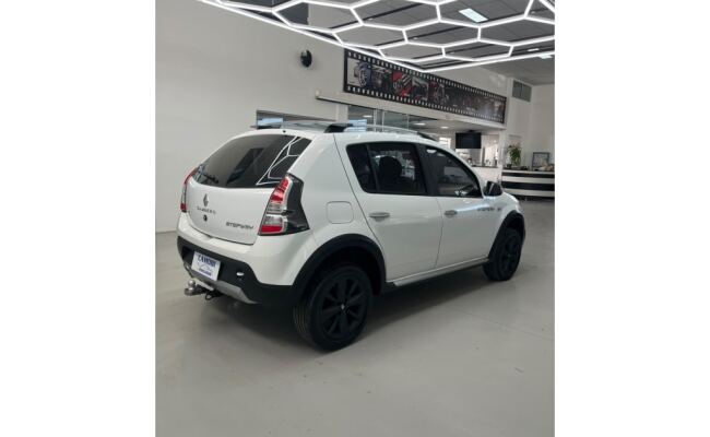 Renault SANDERO