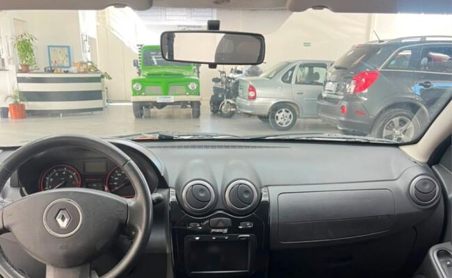 Renault SANDERO