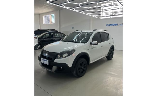 Renault SANDERO