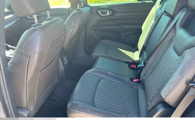 Jeep COMMANDER