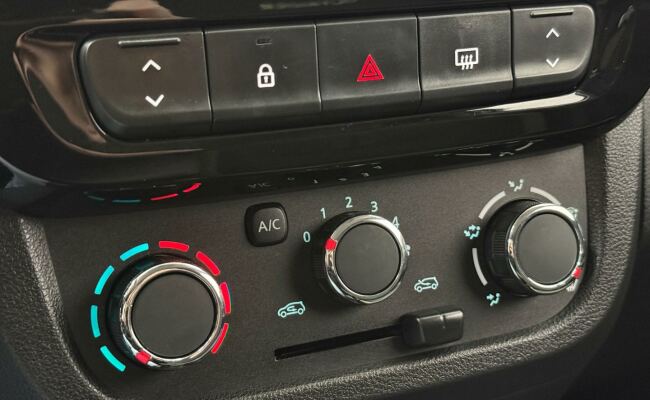 Renault kwid outsid 2