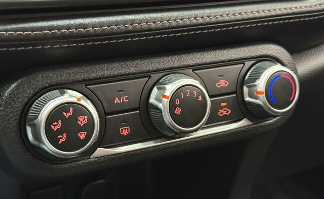 Nissan kicks sv cvt