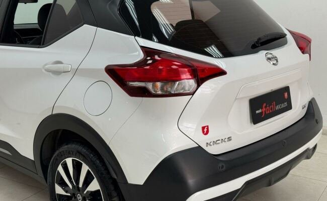 Nissan kicks sv cvt