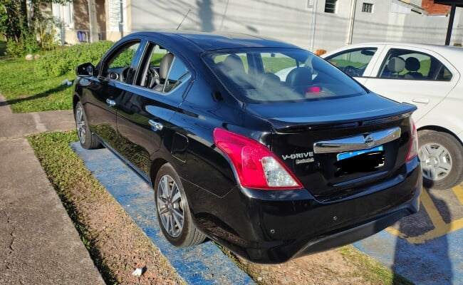Nissan VERSA