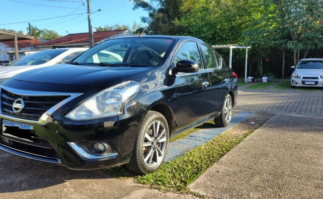 Nissan VERSA