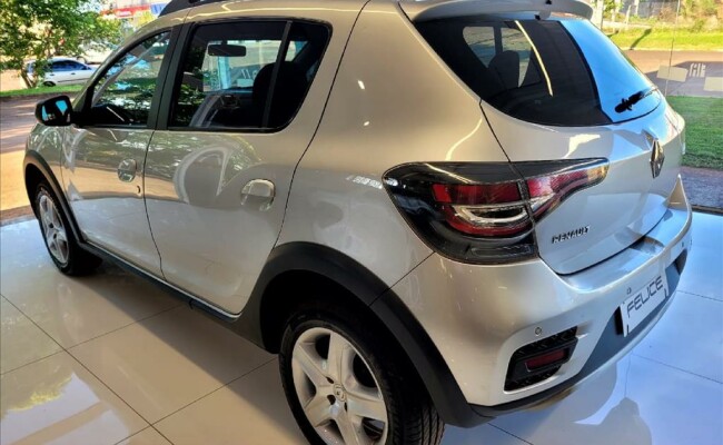 Renault SANDERO
